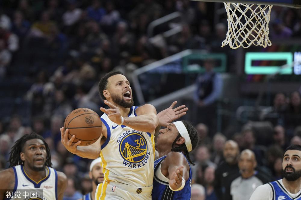 功吸引了球 功吸引了球